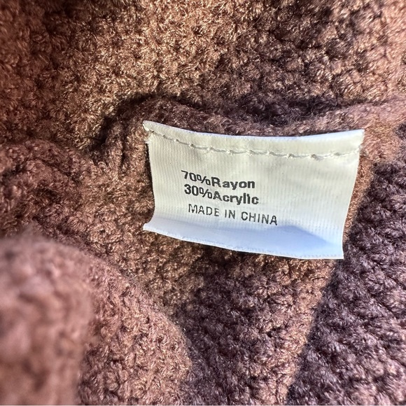 Merokeety Sweater - Picture 6 of 6